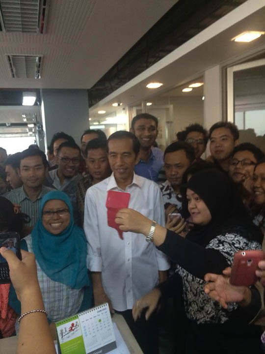 Bapak Jokowi visits the office!